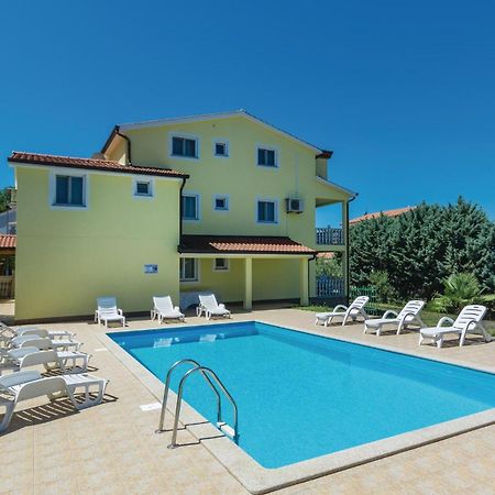 1 Bedroom Beautiful Apartment In Poreč Exterior foto