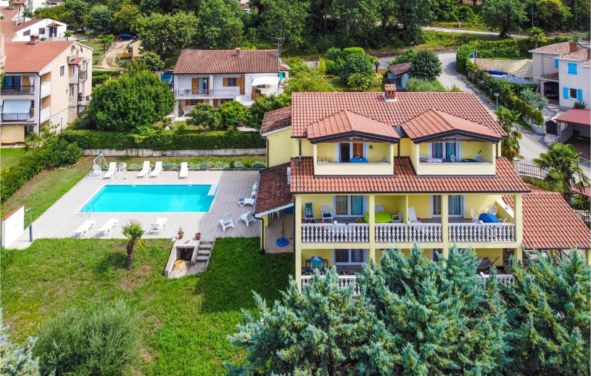 1 Bedroom Beautiful Apartment In Poreč Exterior foto